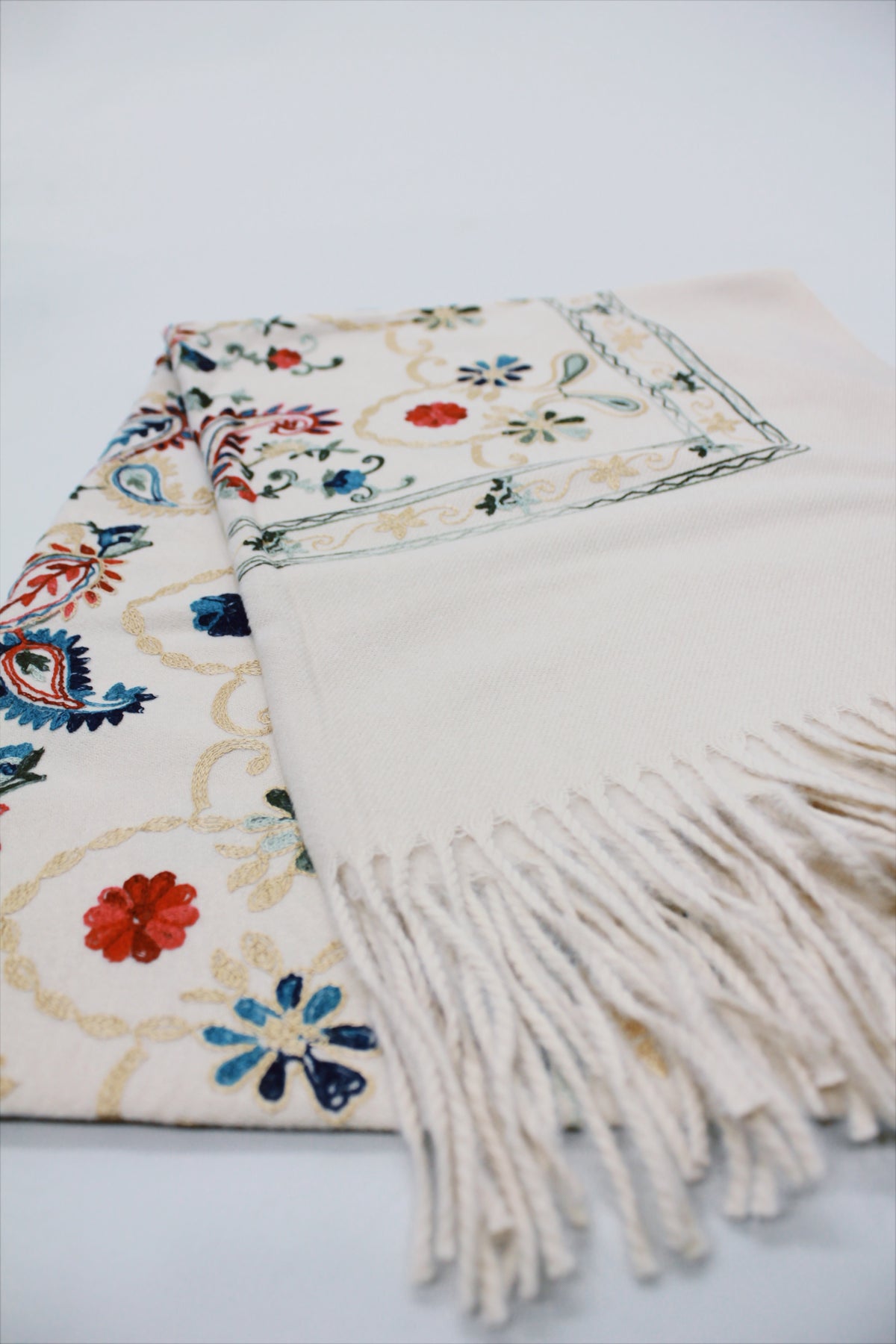 Embroidered Beige Cashmere Scarf Yacamim #720