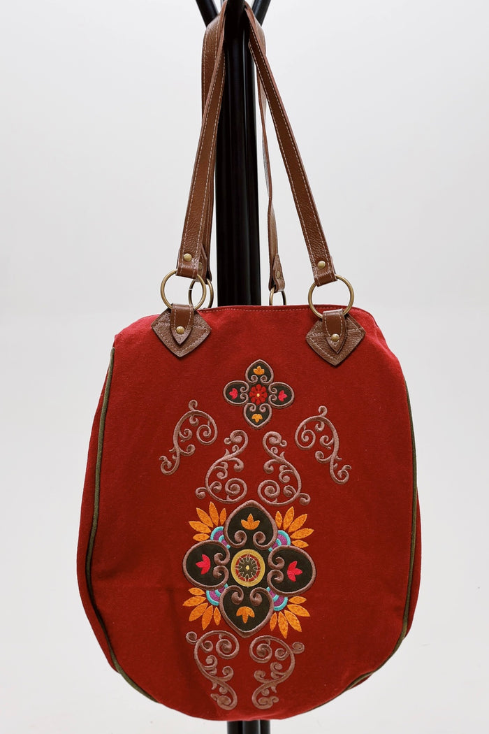 Large Handmade Canvas Bag with Yacamim Embroidery #780