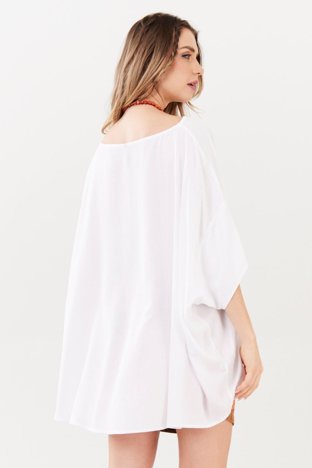 White Yacamim B21 Wide Blouse with Off-the-Shoulder Neckline