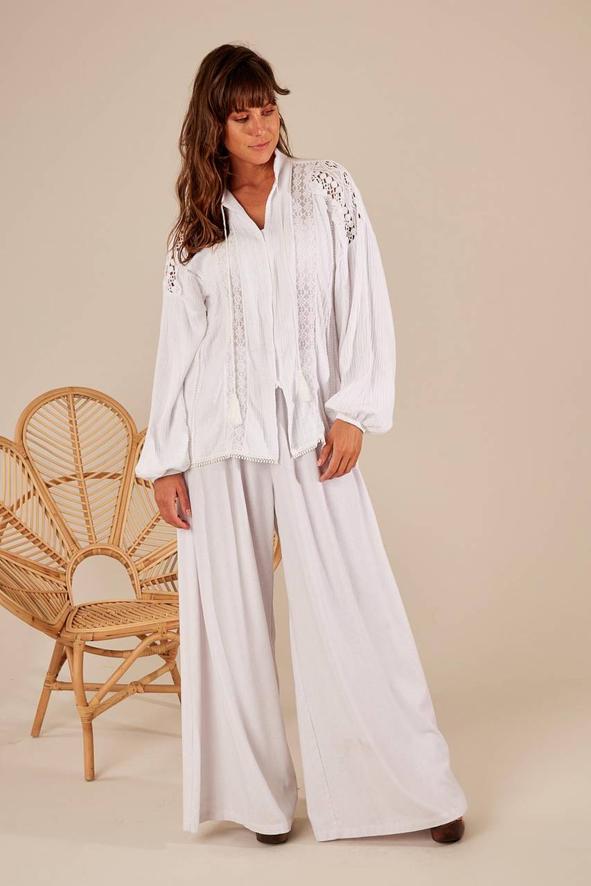 Yacamim White A29 Oversized Blouse with Puffy Sleeves and Lace Details