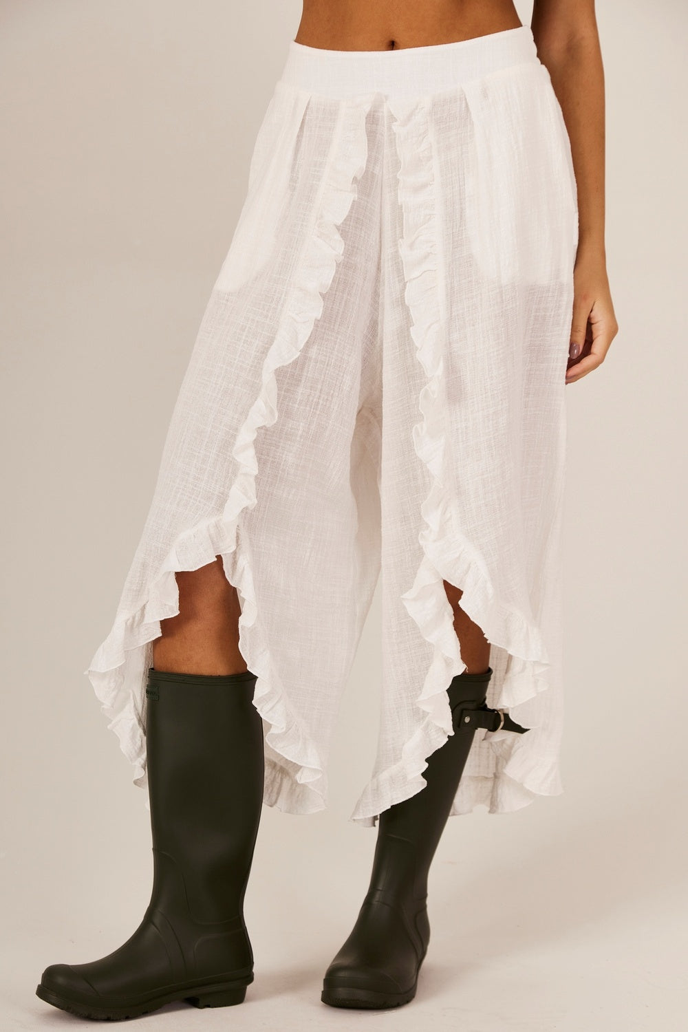 Yacamim White Ruffled Pants with Pockets G7