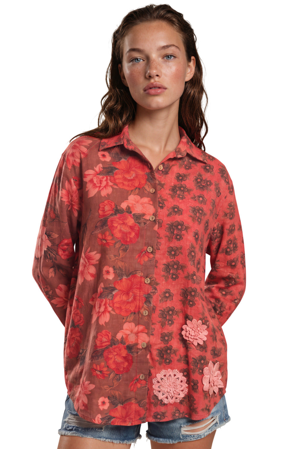 Camisa Ampla Tiradentes Com Flores Bordadas Rosa Yacamim R6