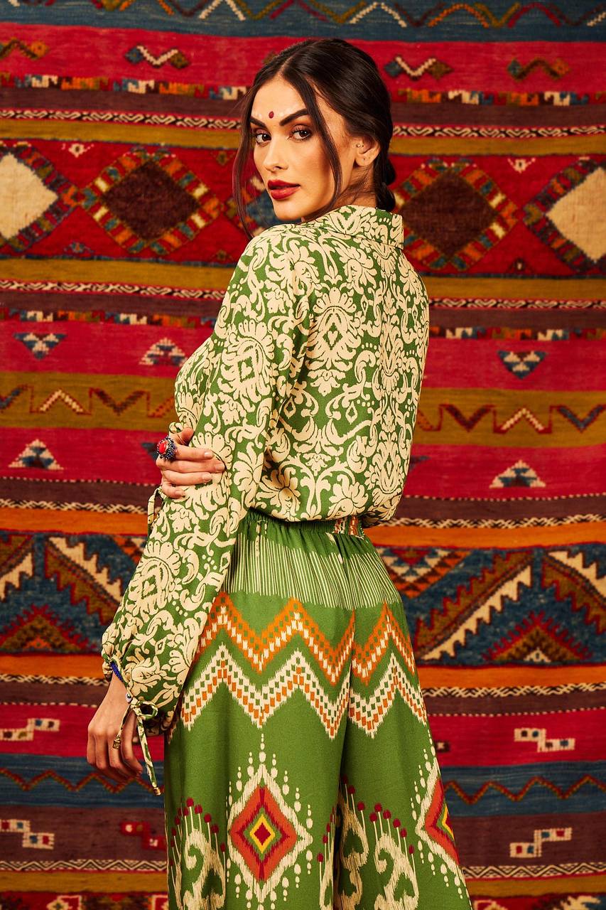 Yacamim Green Printed Loose Shirt with Puffy Long Sleeves