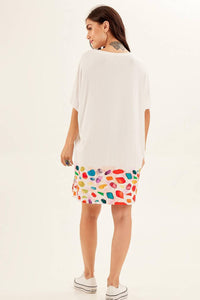 Yacamim Off-White Giraffe Print V-Neck Oversized T-Shirt