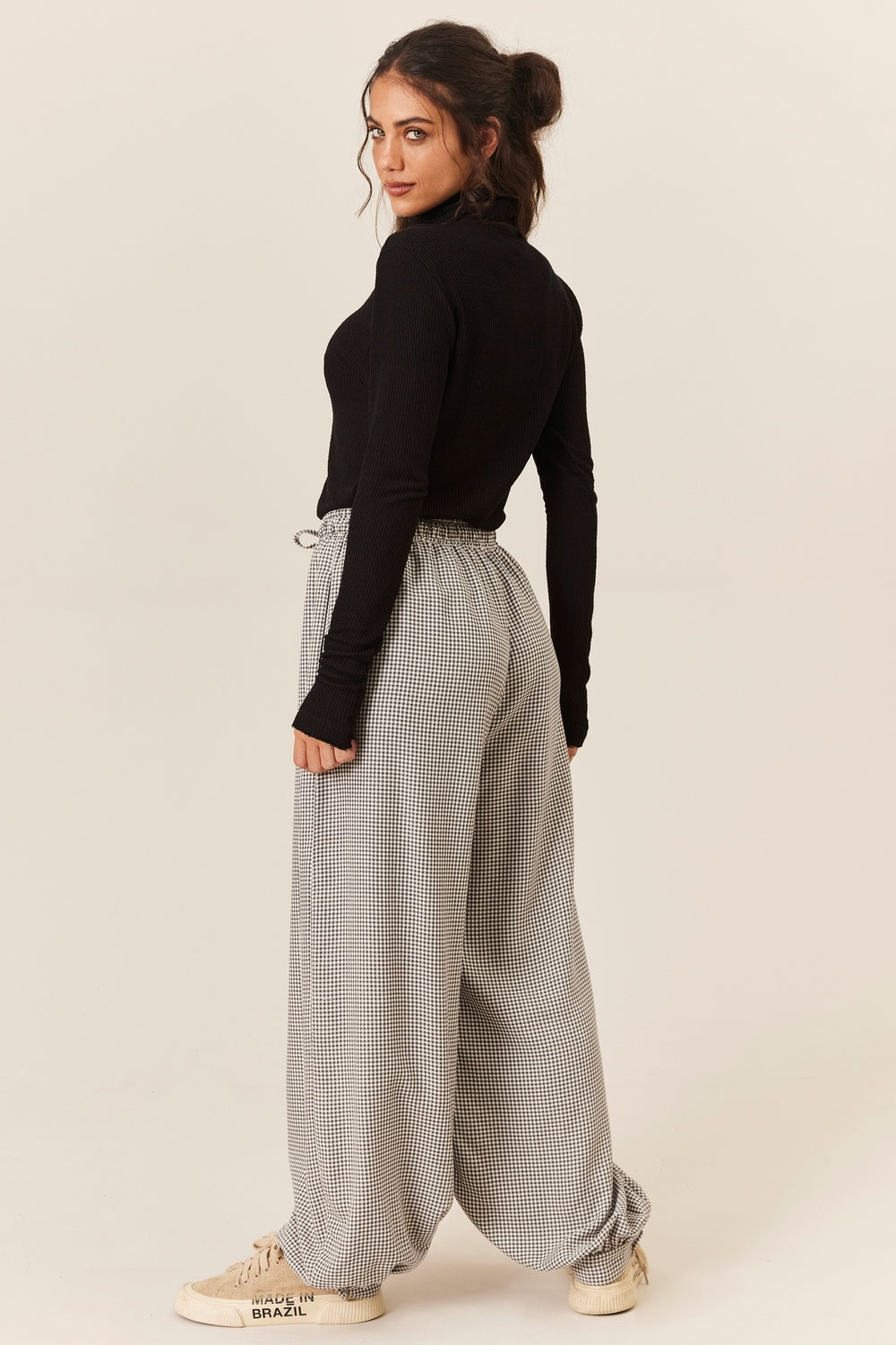 Calça Pantalona Com Cordão De Regulagem Cinza Xadrez Yacamim I3