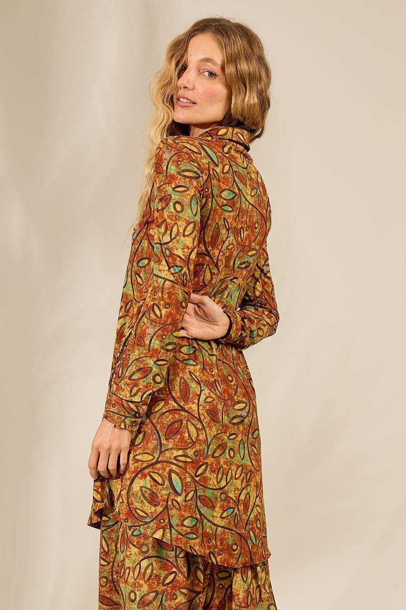 Yacamim Printed Short Shirt with Extended Back