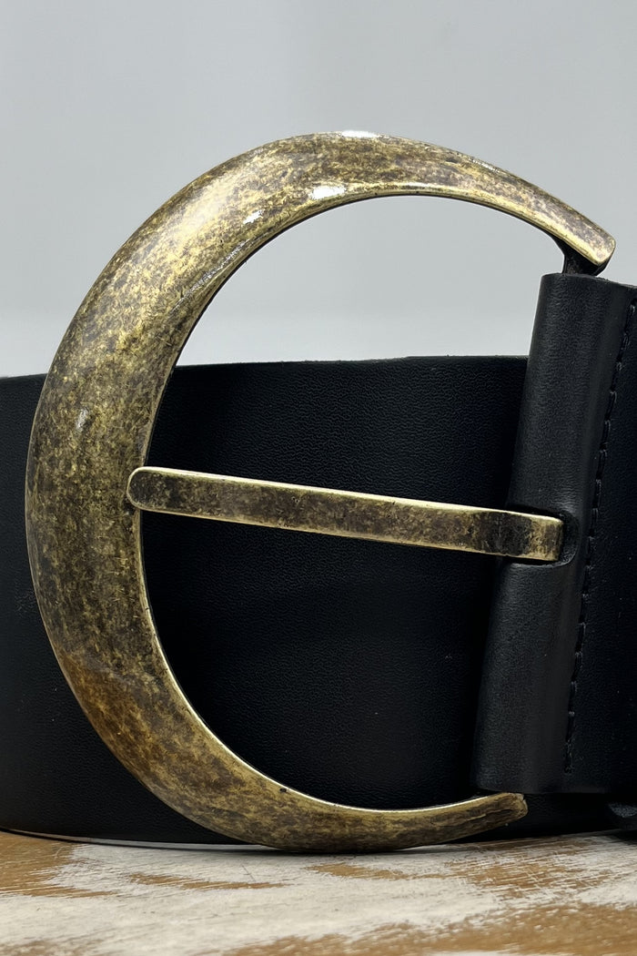 Black Yacamim Magic Belt with Aged Gold Buckle #132