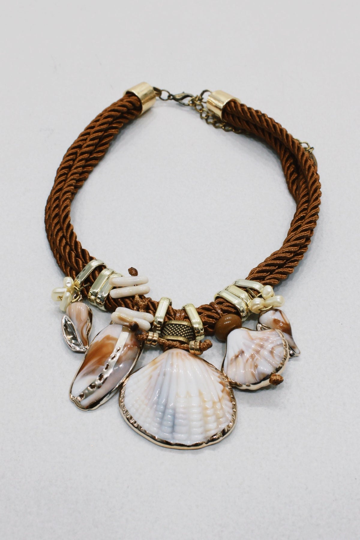 Handmade Necklace With Seashell Pendant Yacamim #628