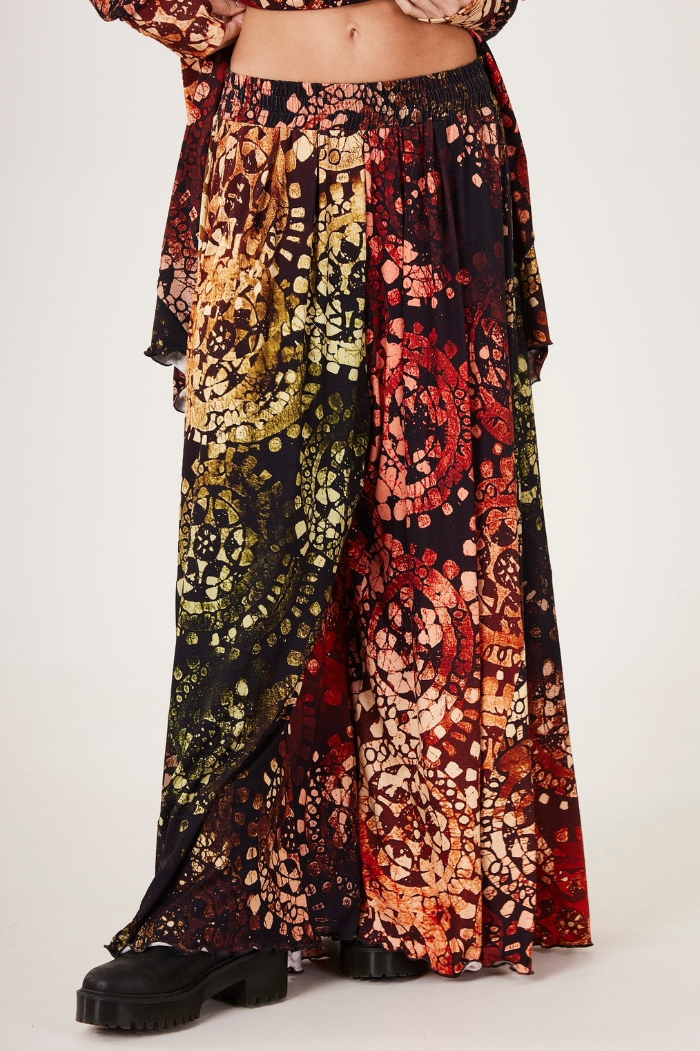 Calça Pantalona Estampa Digital De Batik Yacamim I8
