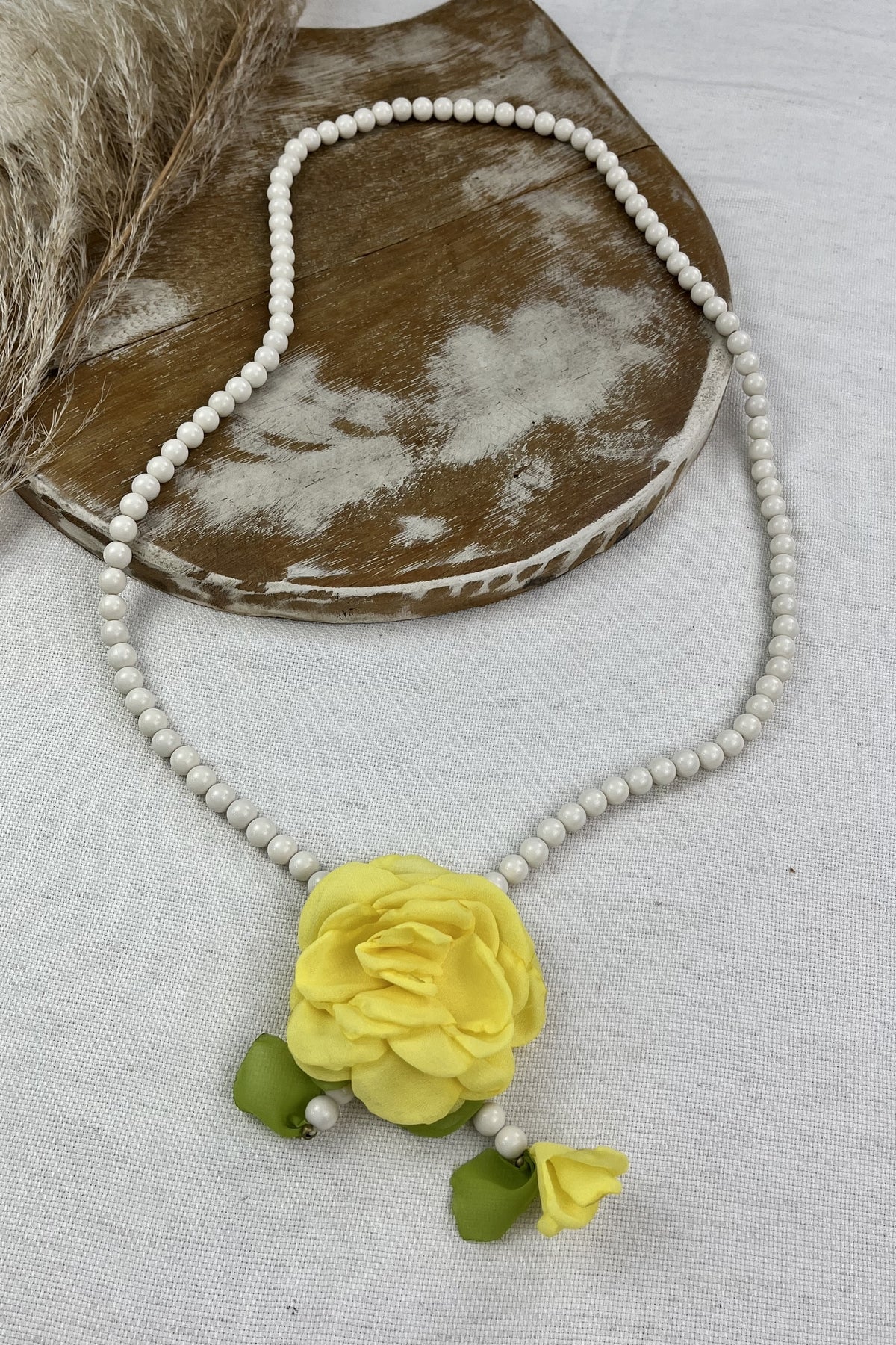 Ave Maria Off-White Necklace with Yellow Yacamim Flower #39