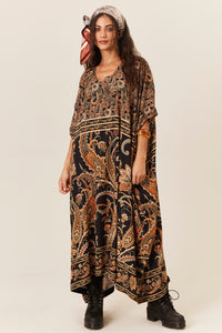 Kaftan Amplo Midi Preto Estampa Paisley Yacamim J10