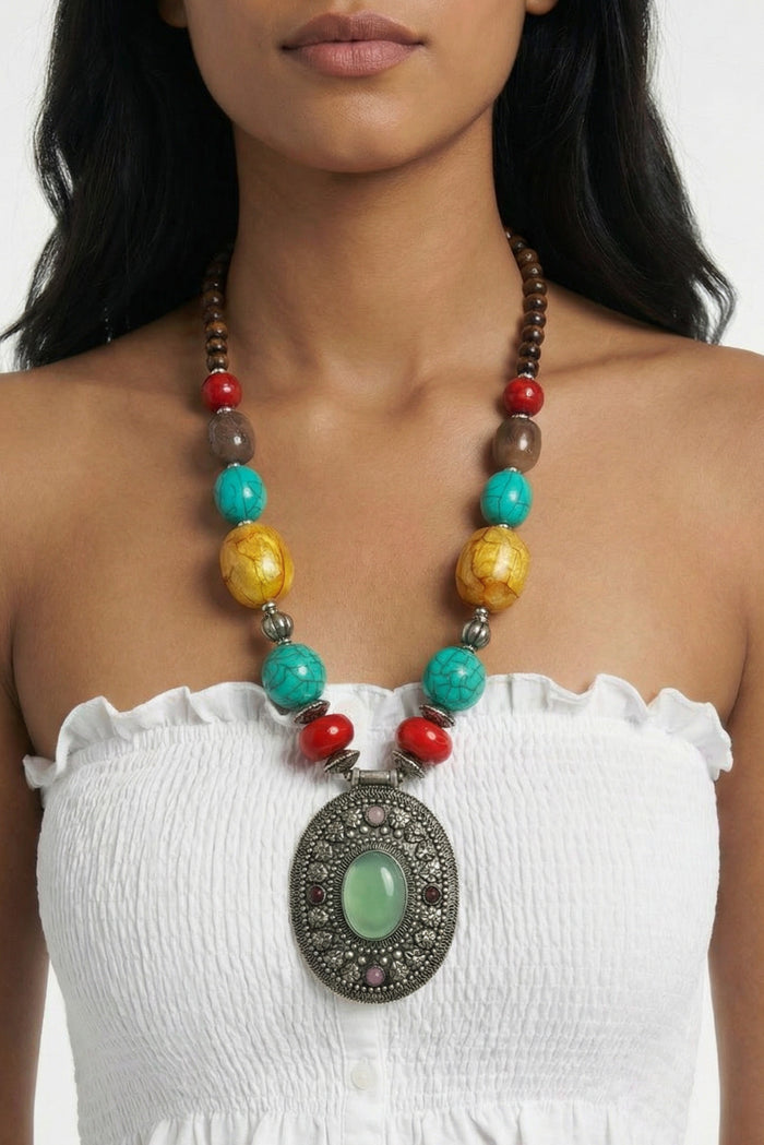Indian Necklace with Green Yacamim Stone #818
