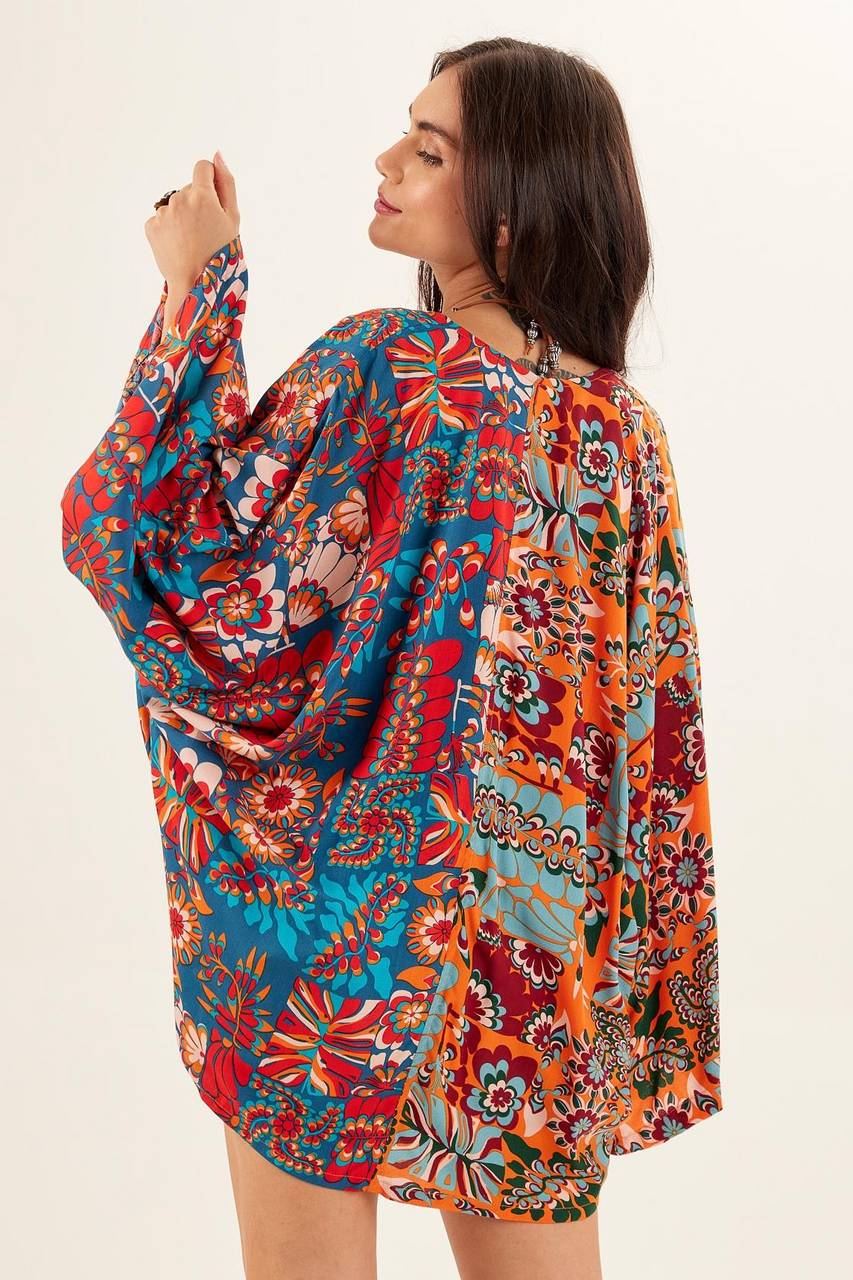 Yacamim Short Kimono with Long Sleeves and Print