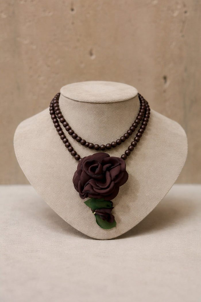 Colar Ave Maria Com Flor Marrom Escuro Antigo Yacamim #1008