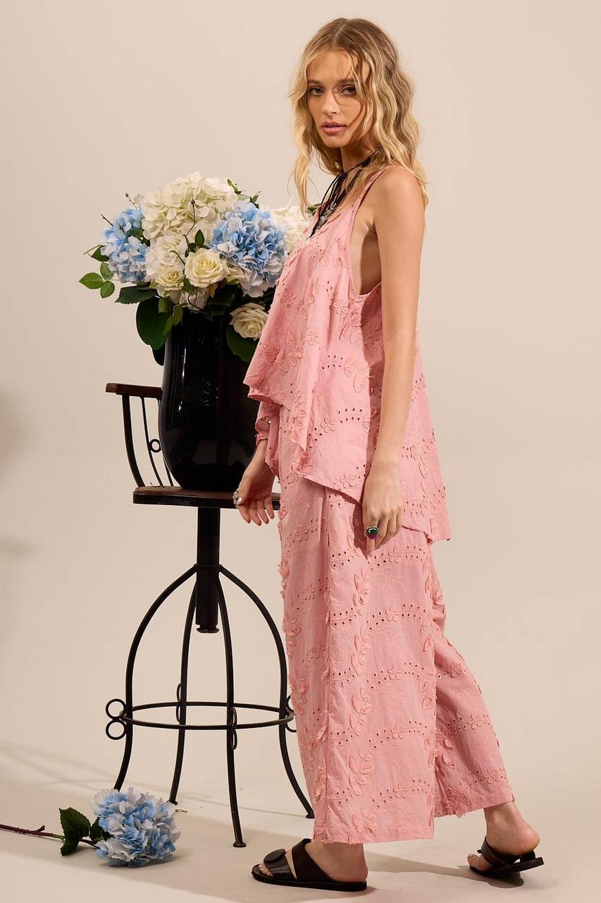 Yacamim Rosé Embroidered Floral Broderie Pantacourt Pants