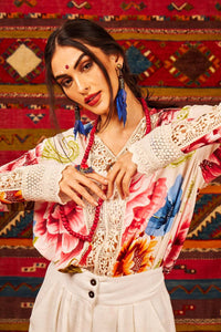 Yacamim Printed Beige Wide Shirt With Long Sleeves and Lace Details<br />