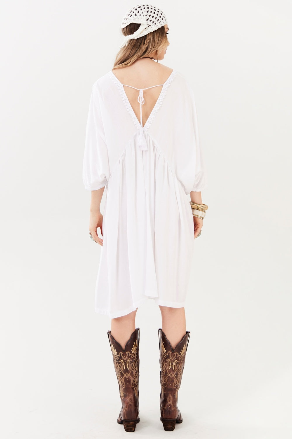 White Yacamim E18 Short Dress with V-Neck