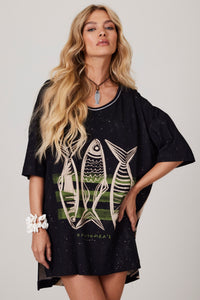 Black Extended T-Shirt "Pira Omomba''e Yacamim Q8 Collection"