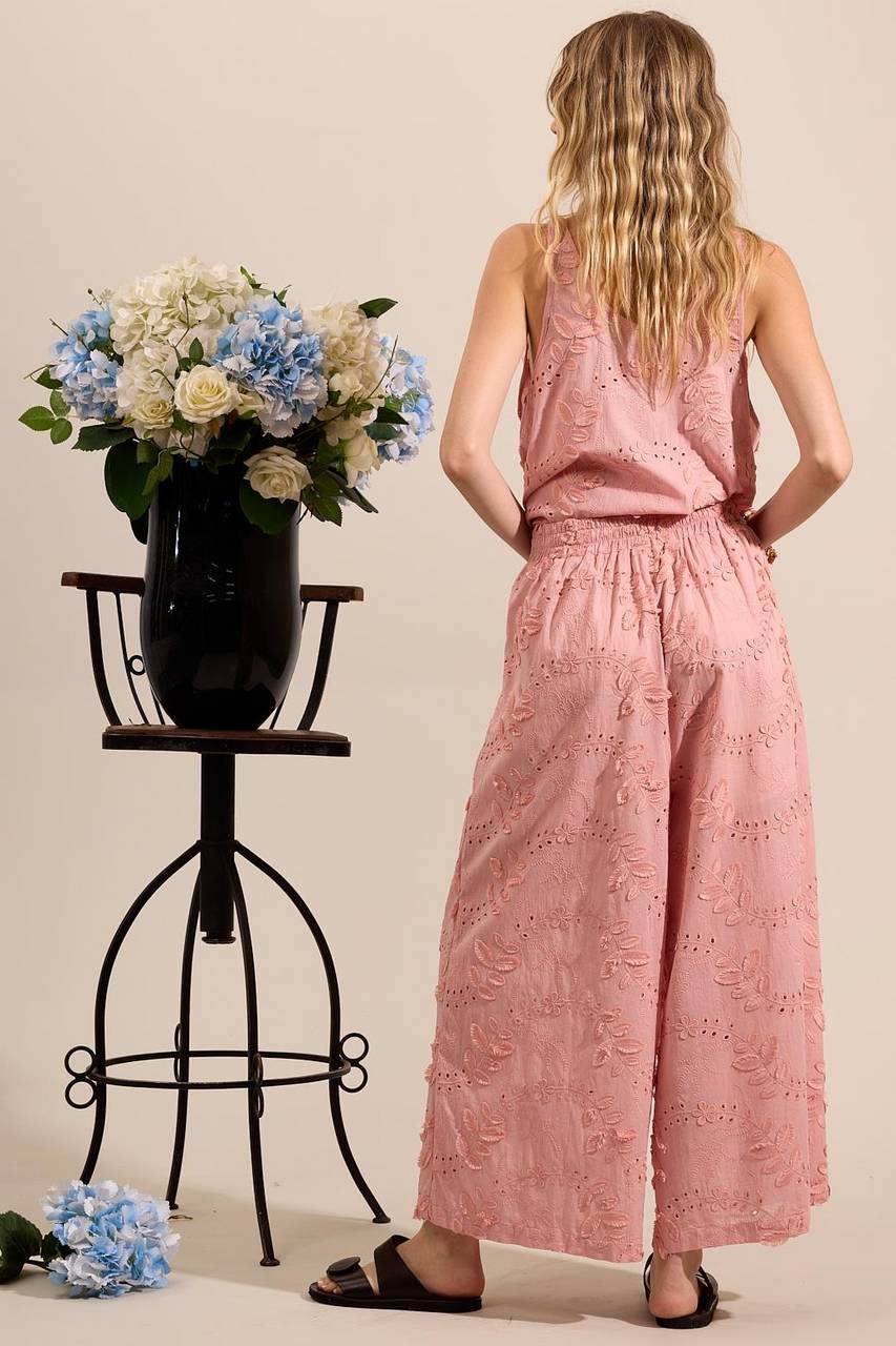 Yacamim Rosé Embroidered Floral Broderie Pantacourt Pants