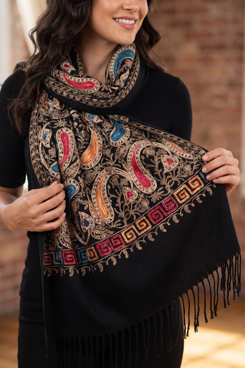 Yacamim Black Cashmere Scarf