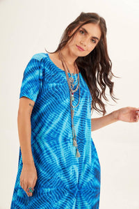 Loose-Fitting Long Dress with Short Sleeves and Blue Tie-Dye Yacamim Digital Print