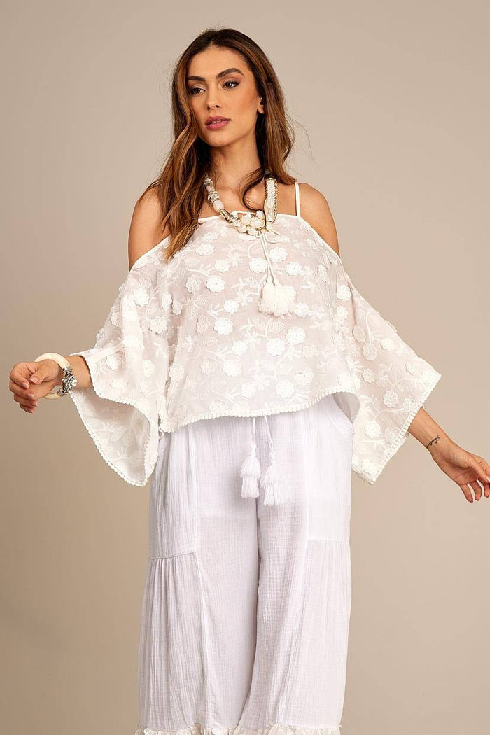 White Yacamim Robe with Adjustable Straps and Embroidered Flowers