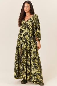Vestido Longo Com Mangas Bufantes Preto Estampa Folhas Verdes Yacamim E11