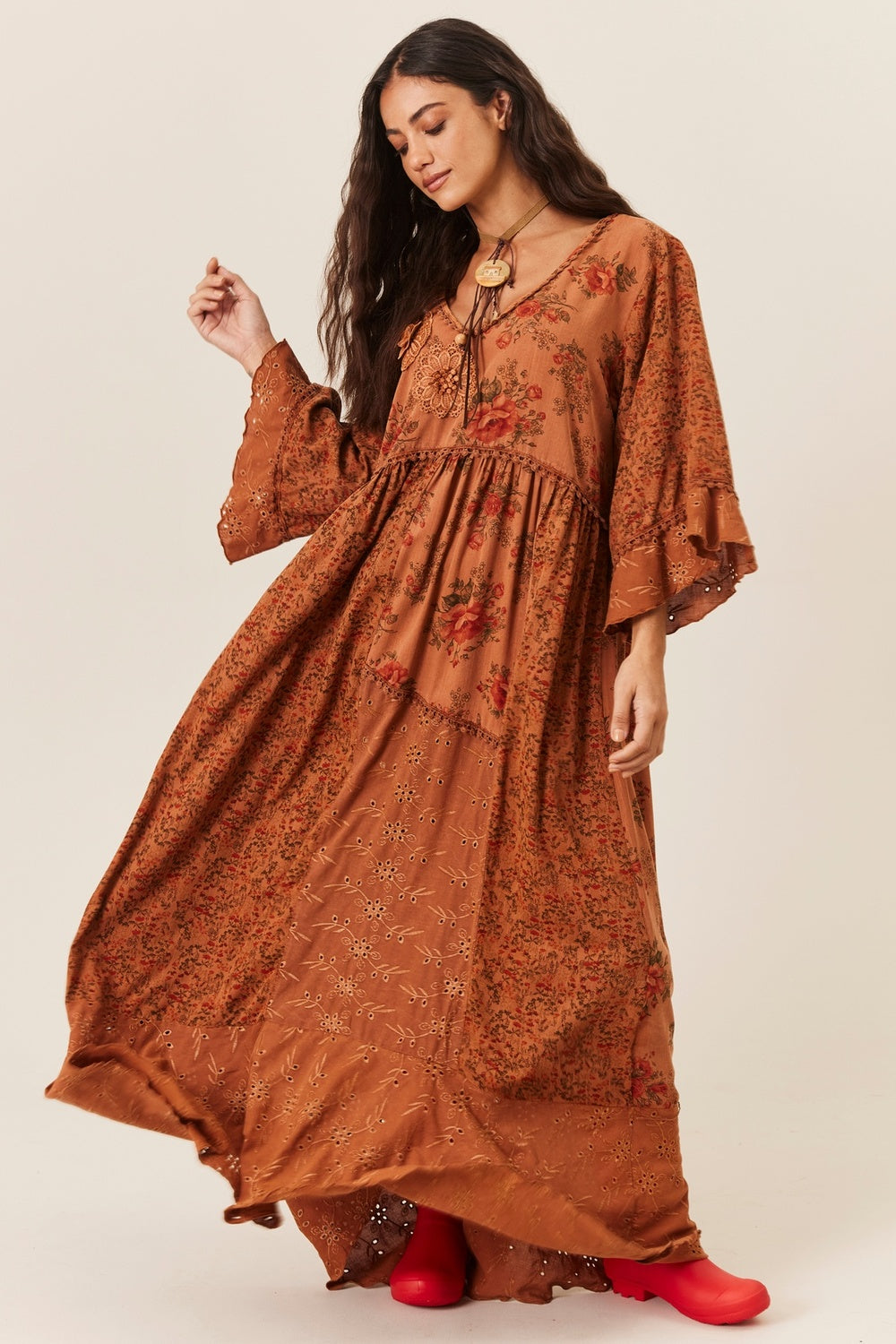 Vestido Longo Com Detalhes Em Broderie Terracota Patchwork Yacamim C4