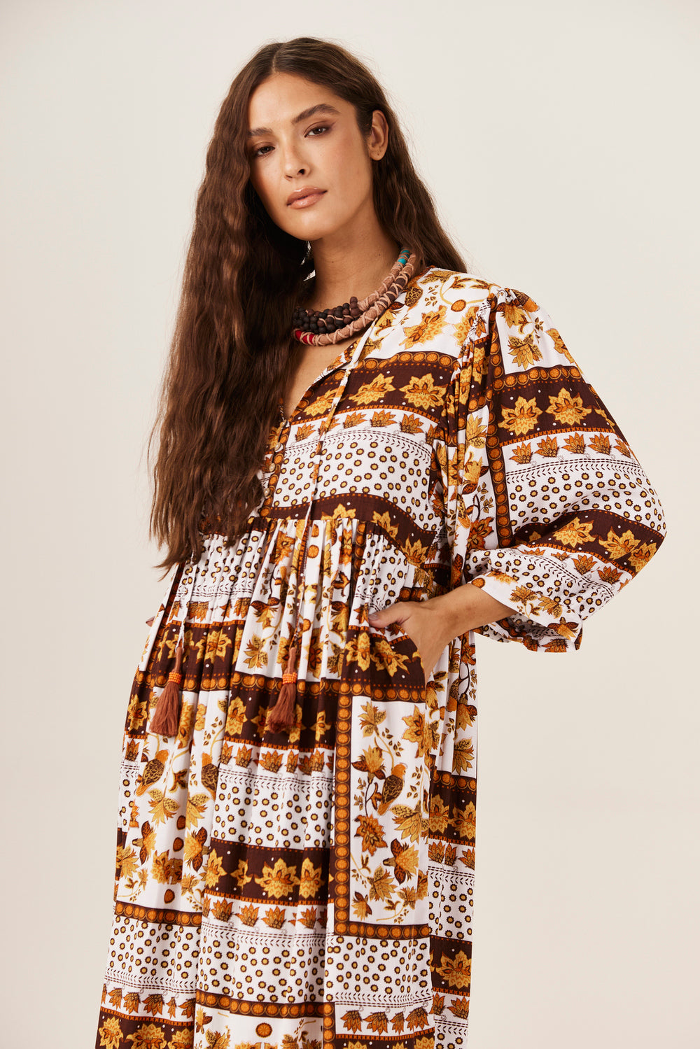 Yacamim Geometric White and Orange Midi Dress C29