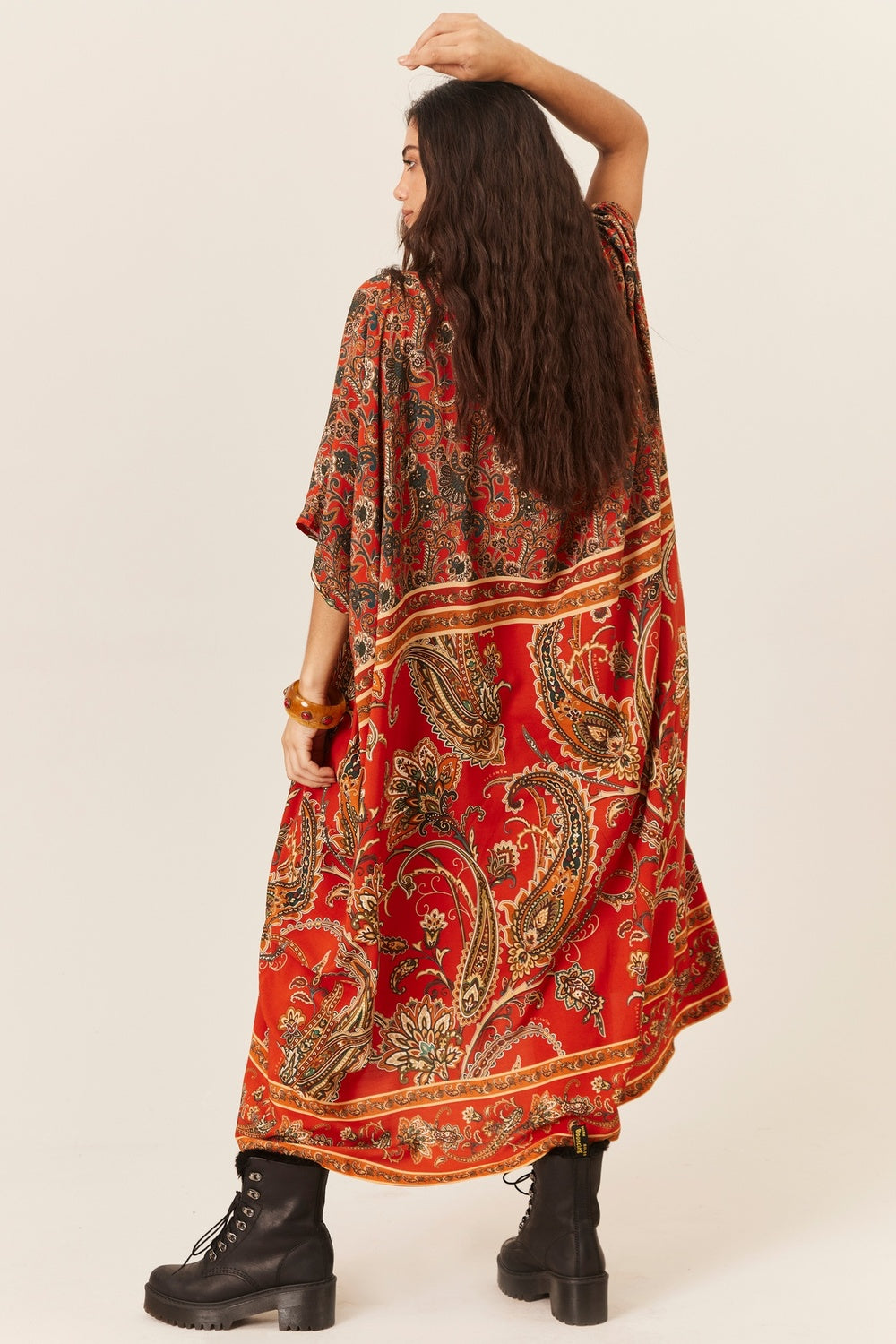 Kaftan Amplo Midi Vermelho Estampa paisley Yacamim J8