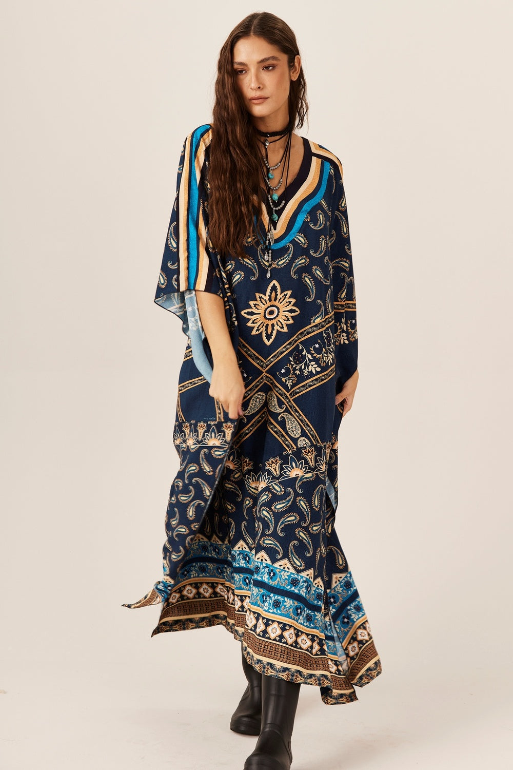 Wide Kaftan with Paisley Blue Yacamim J8 Neckline