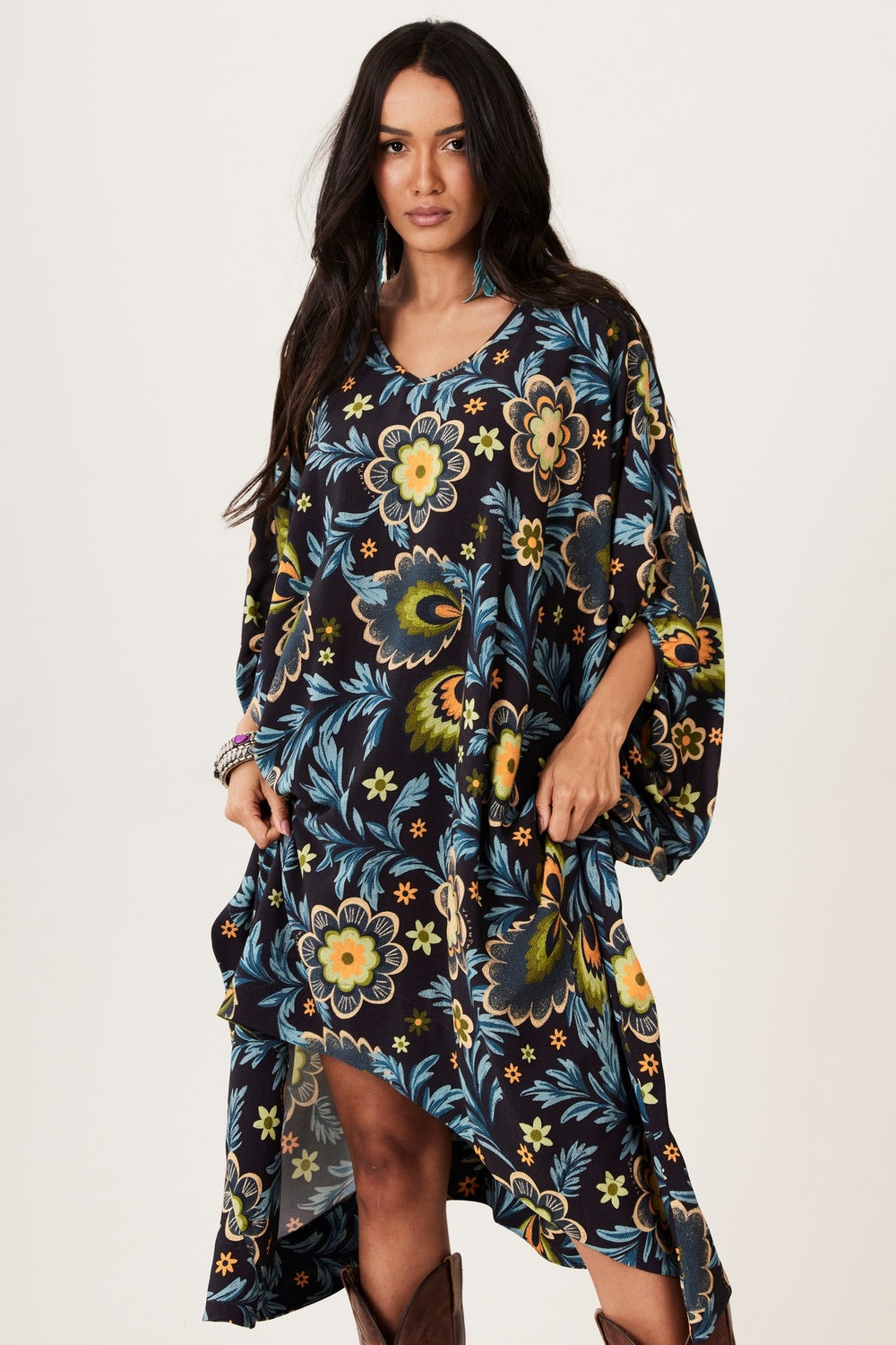Loose Kaftan with Long Sleeves Black Floral Yacamim I10