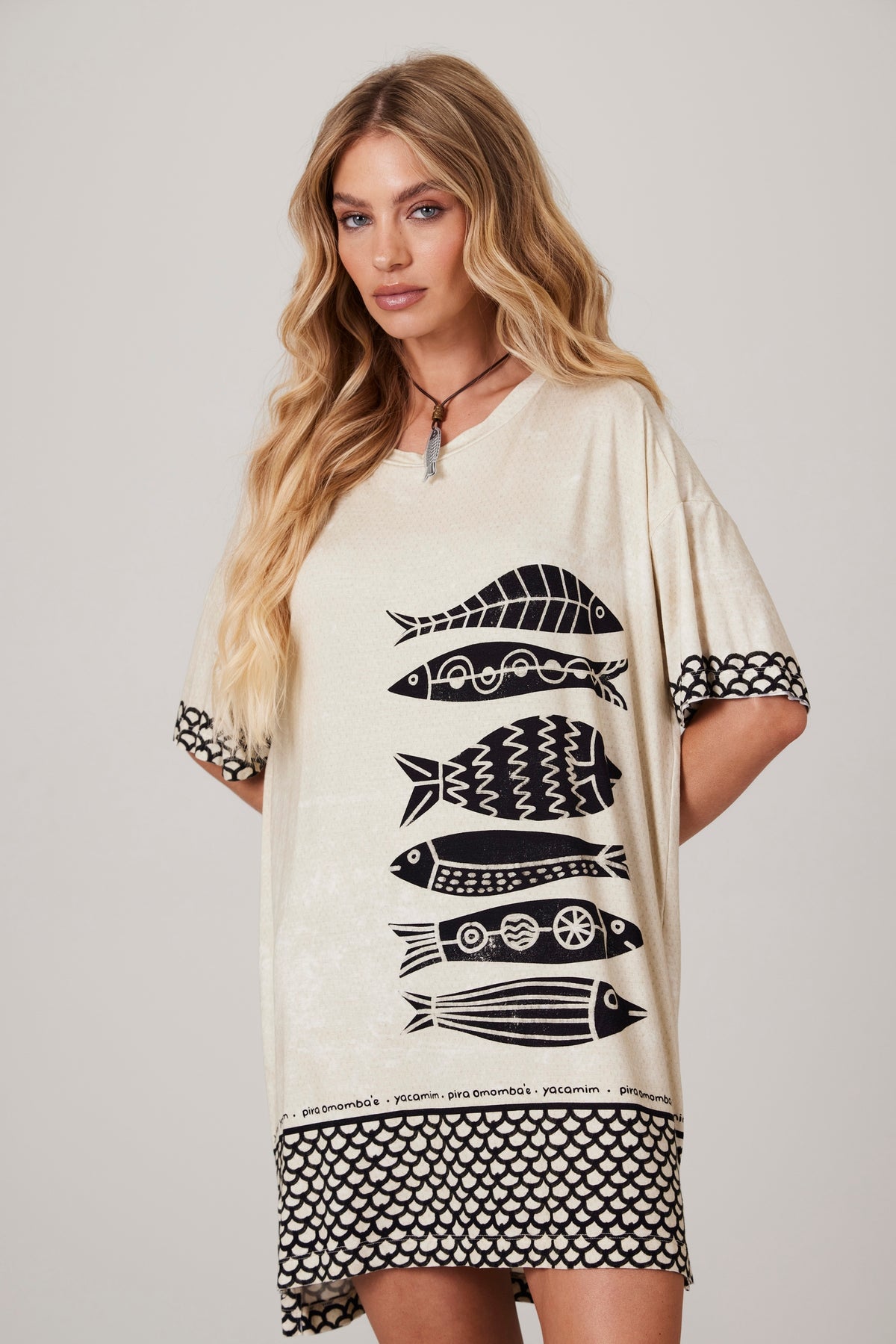 Beige Loose-Fit T-Shirt Pira Omomba'e Yacamim Collection K1