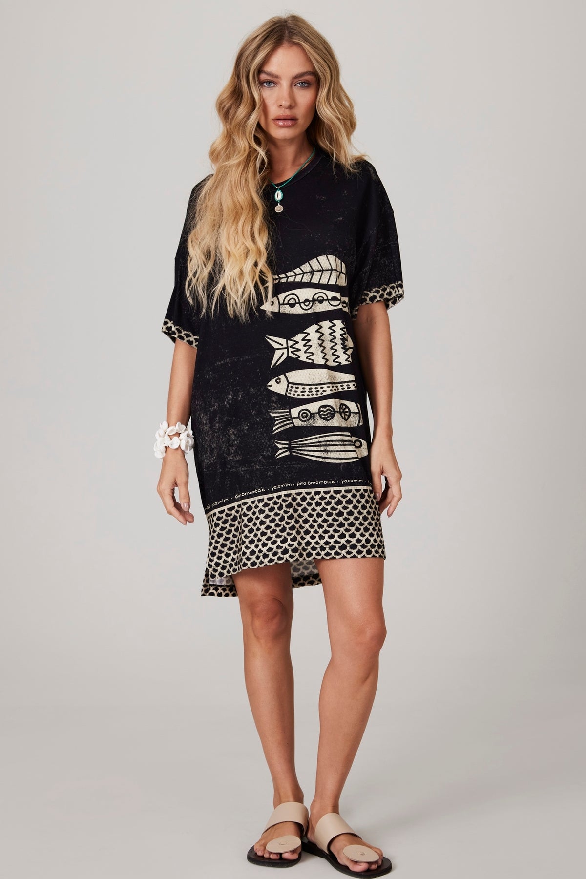 Black Oversized T-shirt Pira Omomba''e Yacamim K4 Collection