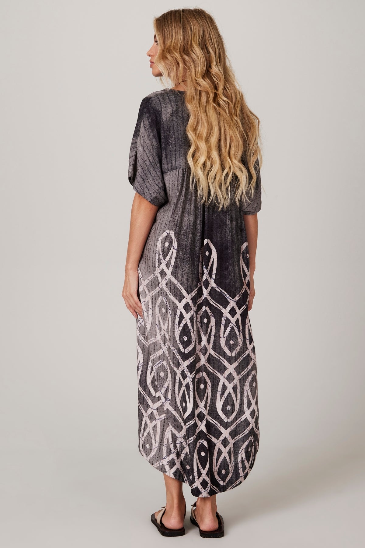 Dark Grey Midi Dress "Pira Omomba'e Yacamim" Collection