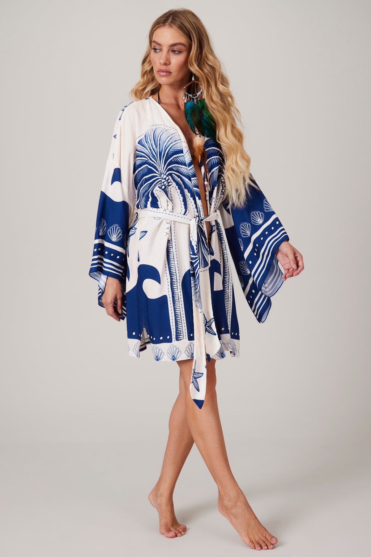 Short White and Blue Kimono "Pira Omomba'e Yacamim Collection"