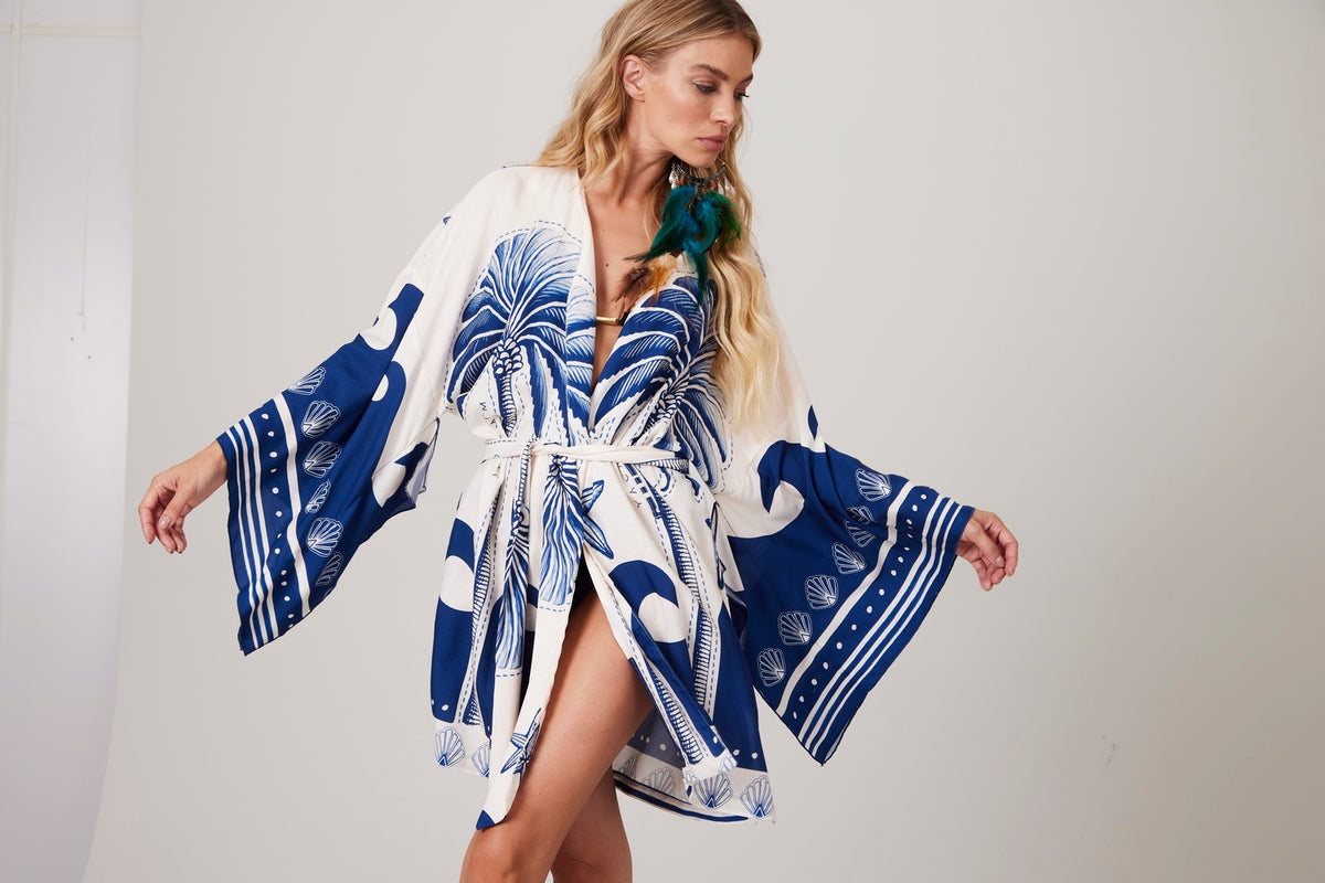 Short White and Blue Kimono "Pira Omomba'e Yacamim Collection"